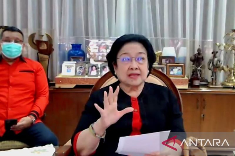 Megawati ingatkan kader tidak lengah dengan hasil survei