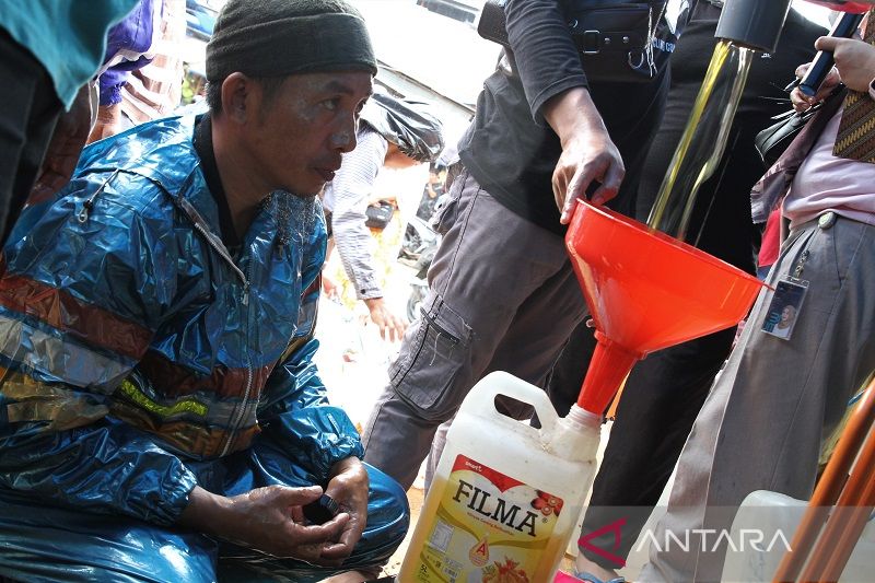 OPERASI PASAR MINYAK GORENG CURAH