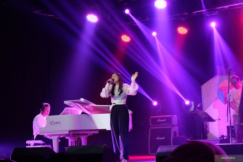 Monita Tahalea perkenalkan lagu anyar di panggung BNI Java Jazz 2022
