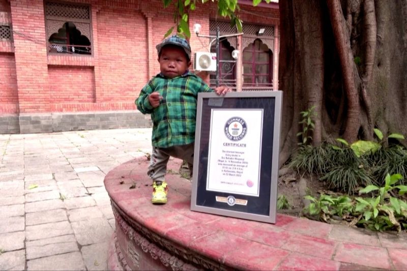 Tinggi 73 cm, warga Nepal menjadi remaja terpendek di dunia
