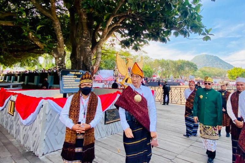 Presiden Jokowi sambangi Taman Renungan Bung Karno di Ende