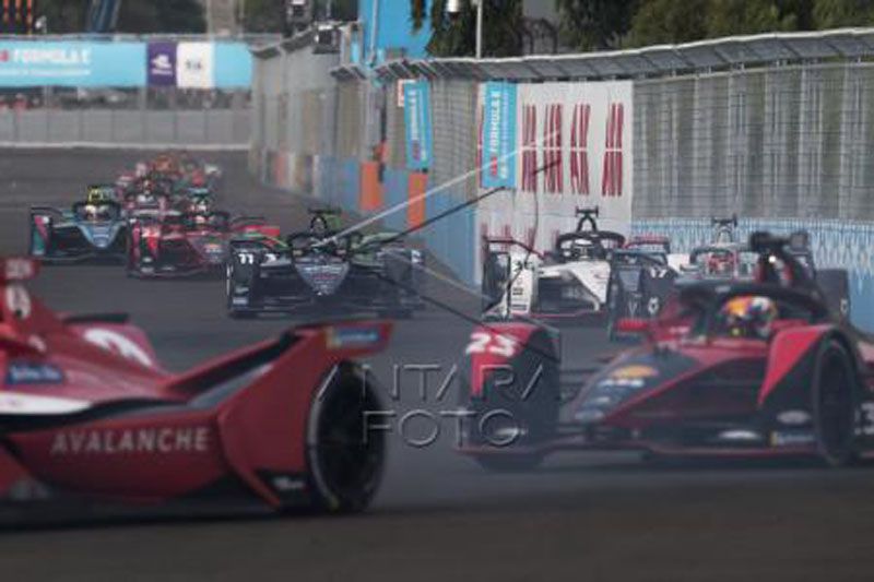 Mitch Evans juara balapan Formula E Jakarta