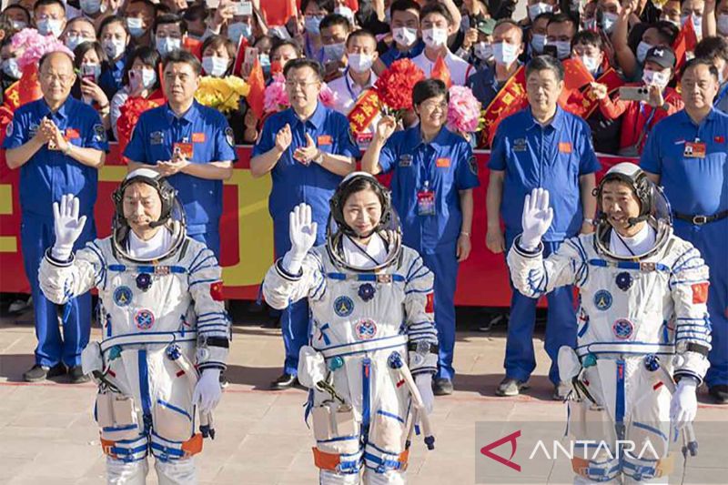 Shenzhou-14 bawa tiga astronaut China ke luar angkasa