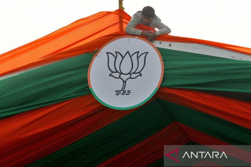 India sedang berusaha memadamkan kemarahan atas komentar yang menghina Islam