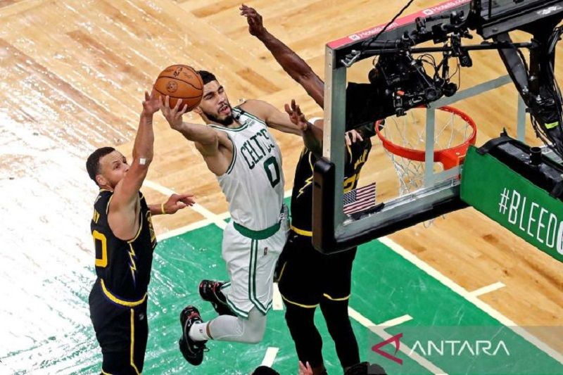 Final NBA 2022: Boston Celtics kalahkan Golden State Warriors 116-100