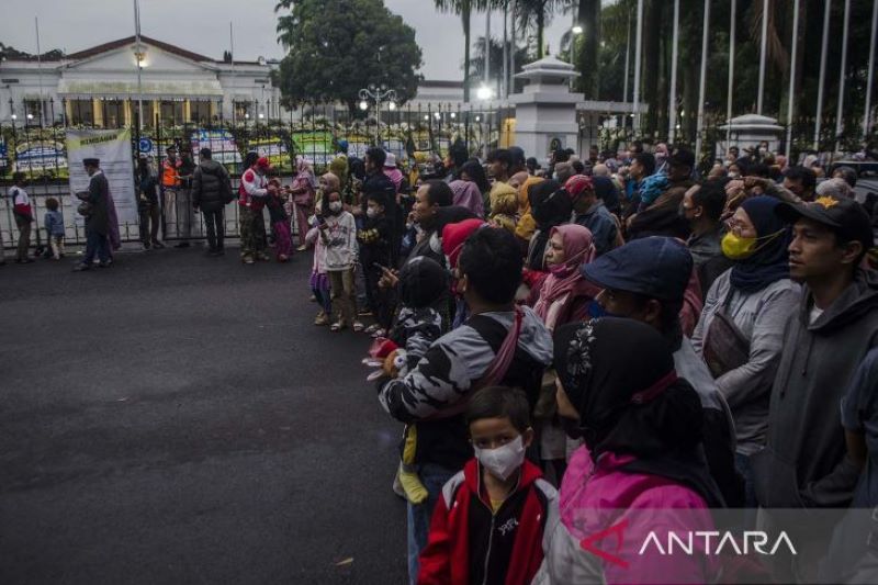 Jenazah Eril disemayamkan di Gedung Pakuan Bandung