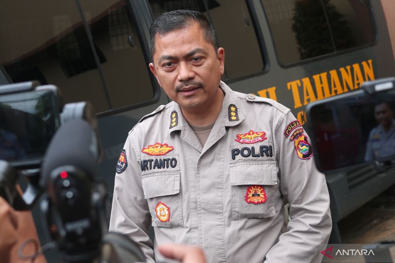 Densus 88 tangkap tiga warga Bima terduga teroris