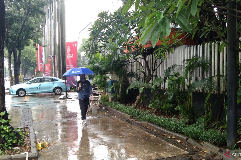 Sebagian Jakarta diprediksi hujan pada Jumat siang