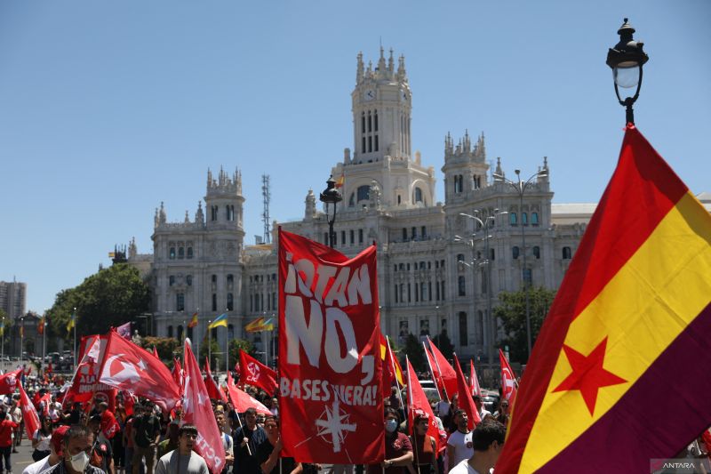 Protes Anti NATO jelang KTT NATO di Madrid