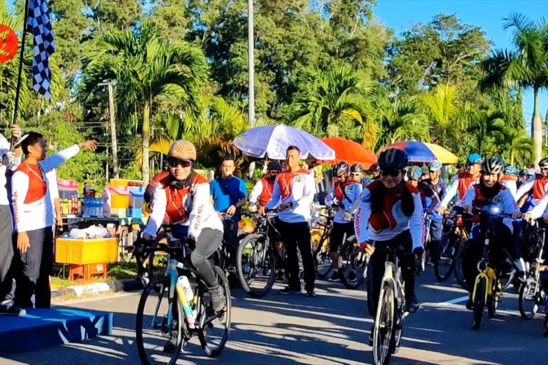 Bersepeda gembira pererat sinergi di Hari Bhayangkara