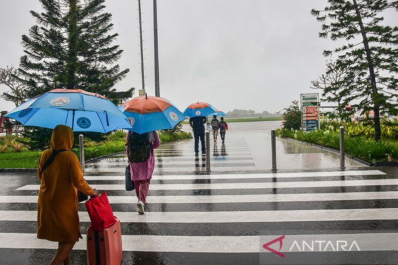 BMKG keluarkan peringatan hujan lebat di sejumlah wilayah Indonesia