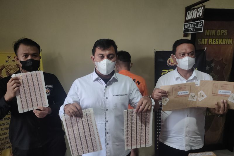 Polresta Bandarlampung tangkap penadah meterai curian milik PT Pos