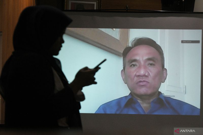 Jaksa KPK minta hakim rampas uang pengembalian Andi Arief