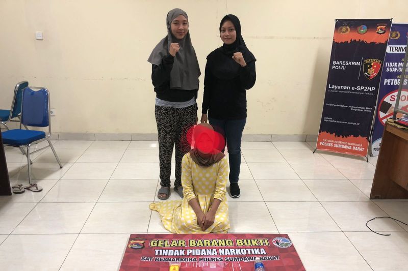 Rumah sering dijadikan pesta narkoba, seorang perempuan di Taliwang diringkus polisi