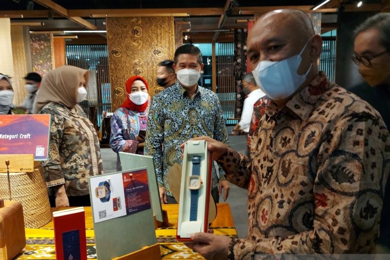 Kemenkop umumkan 20 UKM penyedia suvenir resmi G20