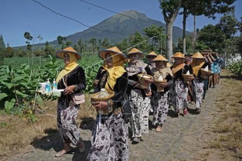 Tradisi Wiwit Mboka Di Gunung Sindoro