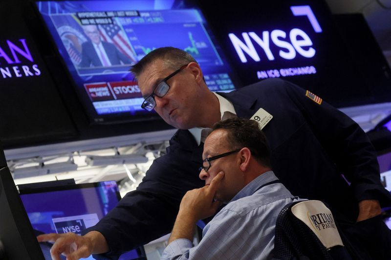 Wall Street berakhir beragam, Indeks Dow Jones melemah 85,68 poin