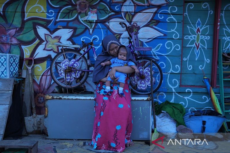 RUMAH SUKU BAJO PELANGI