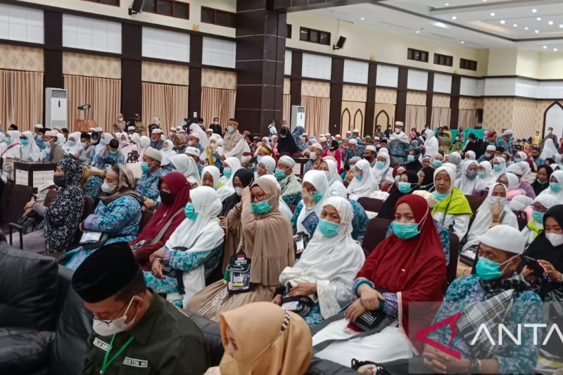 Kloter pertama jamaah haji asal Sulawesi Tenggara tiba di Makassar