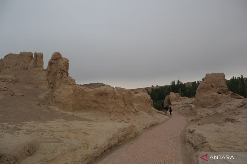 2.000 wisatawan masih terjebak di Xinjiang