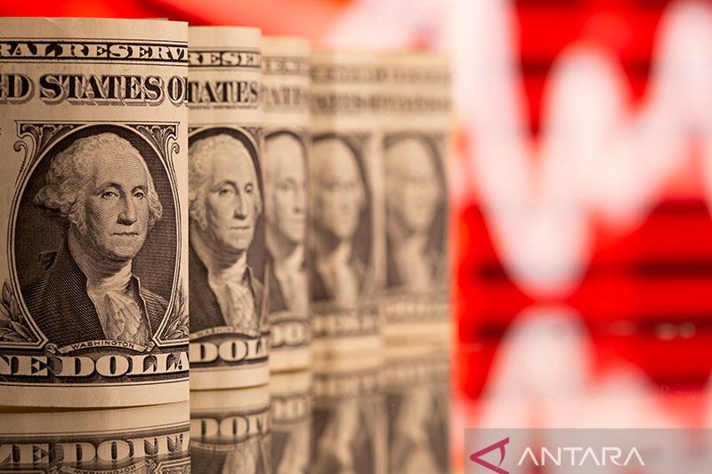 Dolar AS tergelincir jelang pidato ketua Fed Jerome Powell