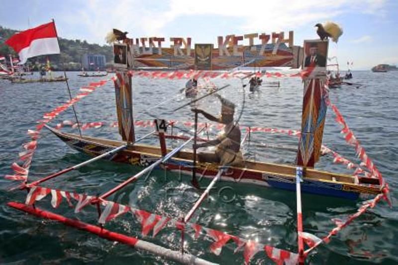 Perahu Hias Meriahkan HUT RI Di Papua