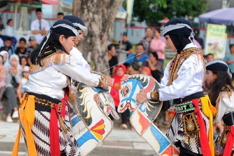 Pertujukan Reog di Museum Sumsel