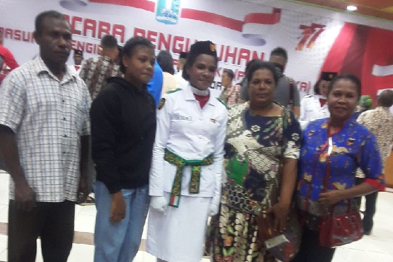 Lidia Dolfina Dimara, siswi asli Papua bangga menjadi Paskibra