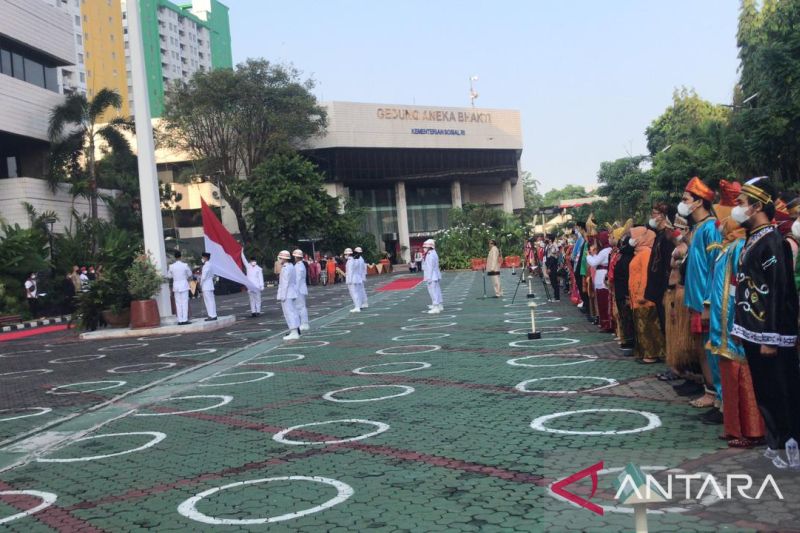 Kemensos rayakan HUT RI dengan peragaan baju daerah hingga lomba-lomba