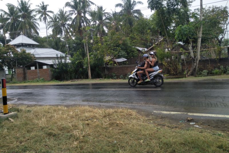 Hujan diprakirakan turun di sejumlah wilayah Nusa Tenggara Barat di antaranya Sumbawa