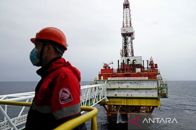 Indonesia pertimbangkan beli minyak Rusia karena harga melonjak