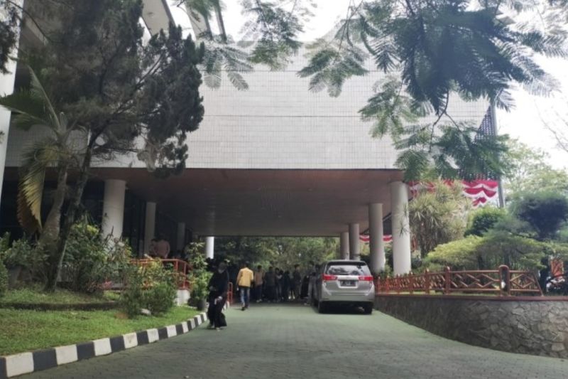 KPK datangi Gedung Rektorat Universitas Lampung