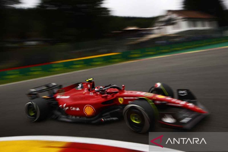 Sainz start terdepan GP Belgia setelah Verstappen terkena penalti