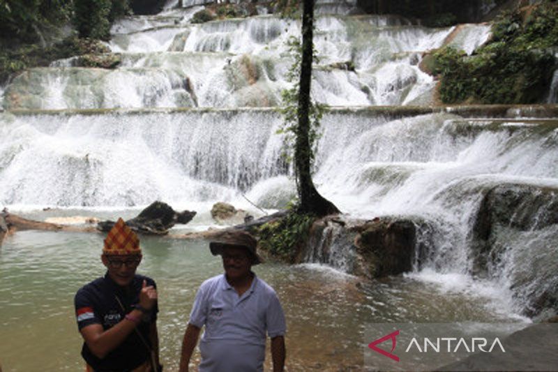 Menparekraf kunjungi air terjun Moramo di Konawe Selatan