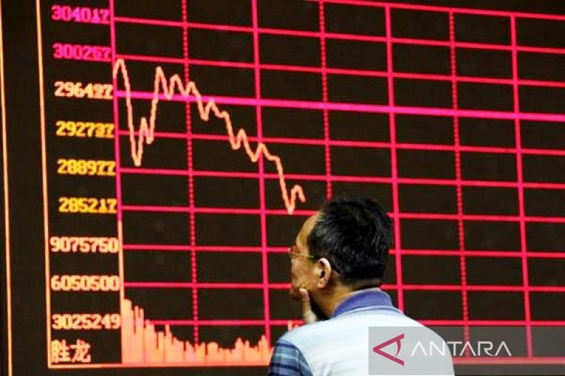 Saham China berakhir jatuh karena investor melakukan aksi ambil untung