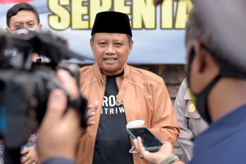 Wagub Jawa Barat Uu Ruzhanul sebut nikah dan poligami solusi atasi HIV