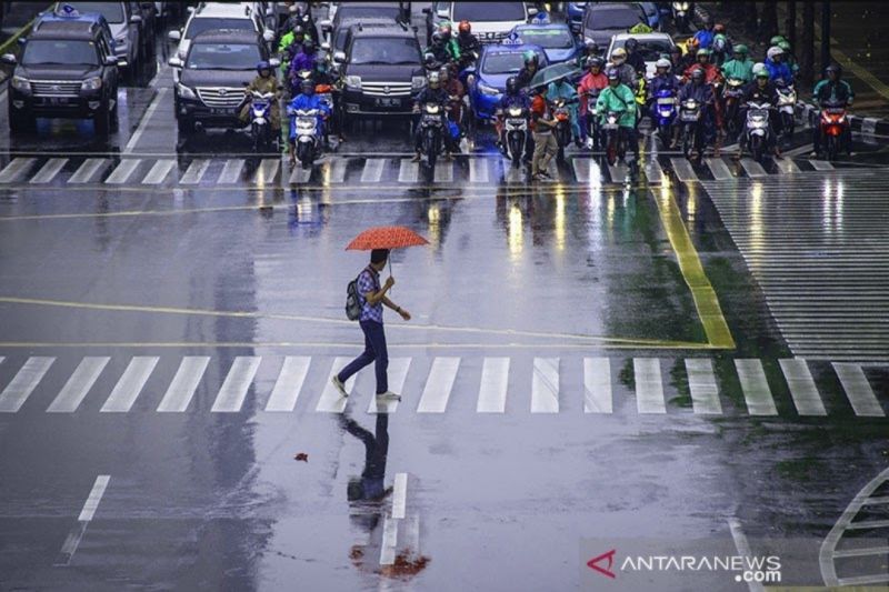 BMKG: Hujan di Jakarta pada Senin sore