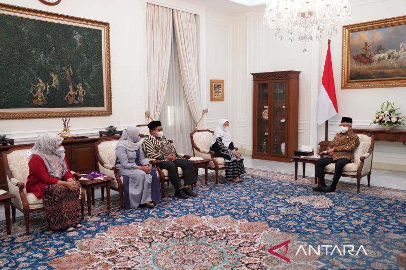 Wapres dengarkan poin bahasan Kongres Ulama Perempuan Indonesia