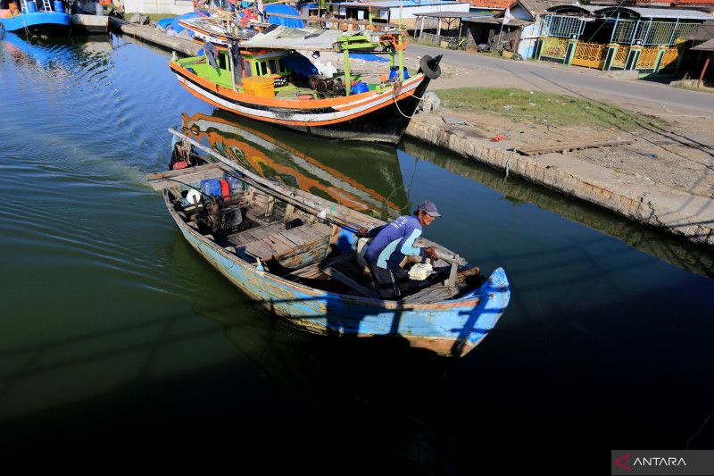 Jawa Barat salurkan bantuan sosial untuk nelayan kecil