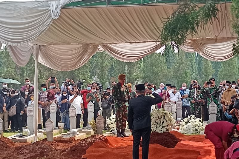 Menko PMK pimpin upacara pemakaman Azyumardi Azra Menko PMK pimpin upacara pemakaman Azyumardi Azra
