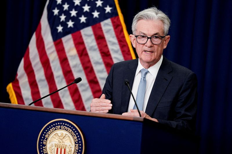 Fed naikkan suku bunga besar lagi, Powell janji “terus melakukannya”