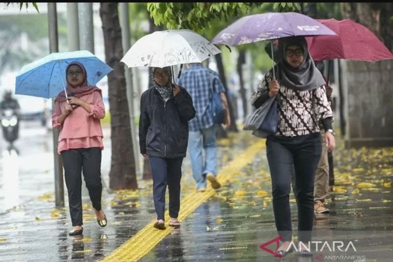 BMKG : Hujan intensitas sedang hingga lebat berpotensi menggguyur kota besar Indonesia