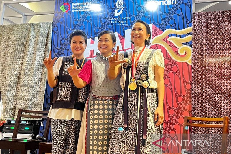 Hari Batik Nasional 2022 kian meriah dengan Rekor MURI hingga pameran