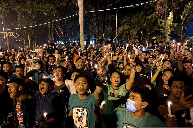 Suporter bola di Medan gelar aksi 1.000 lilin untuk Tragedi Kanjuruhan