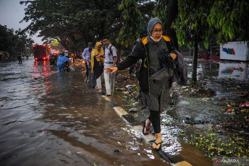 Banjir Genangi Gedebage Bandung Antara News