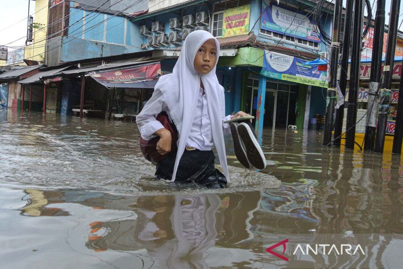 Banjir Merendam Permukiman Di Bekasi Antara News