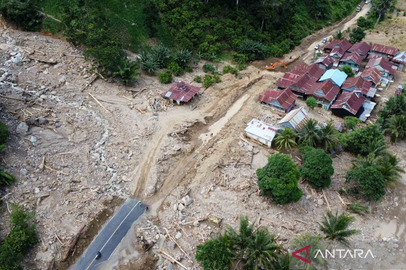 BMKG imbau waspada banjir dan longsor di sebagian wilayah di Indonesia