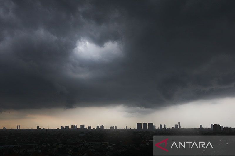 BMKG ingatkan potensi hujan lebat di sebagian besar Indonesia