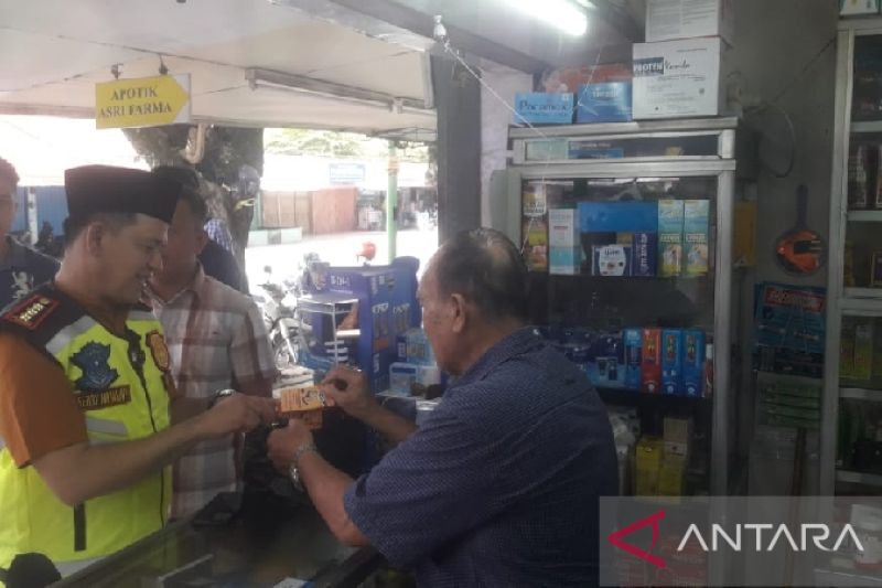 Polresta Padang mendatangi apotek cegah penjualan obat sirop terlarang