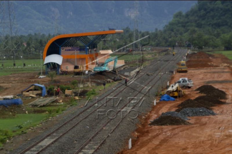 Pembangunan rel kereta api Makassar-Parepare